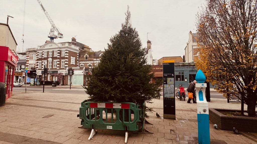 Raynes Park Christmas tree before they turned on the lights