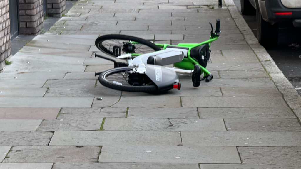 A bike blocking the pavement 